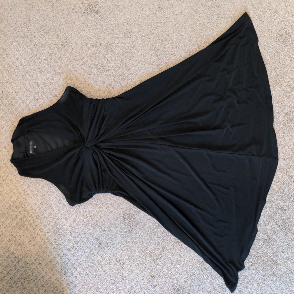 Jones New York black fit & flair dress with beautiful knot detail at bust